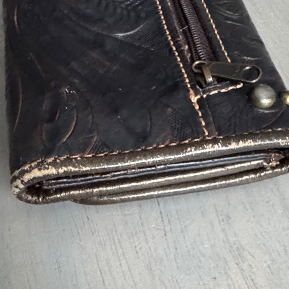 Black Leather Wallet Studded Embossed / Leather Cross Clutch - Picture 5 of 10